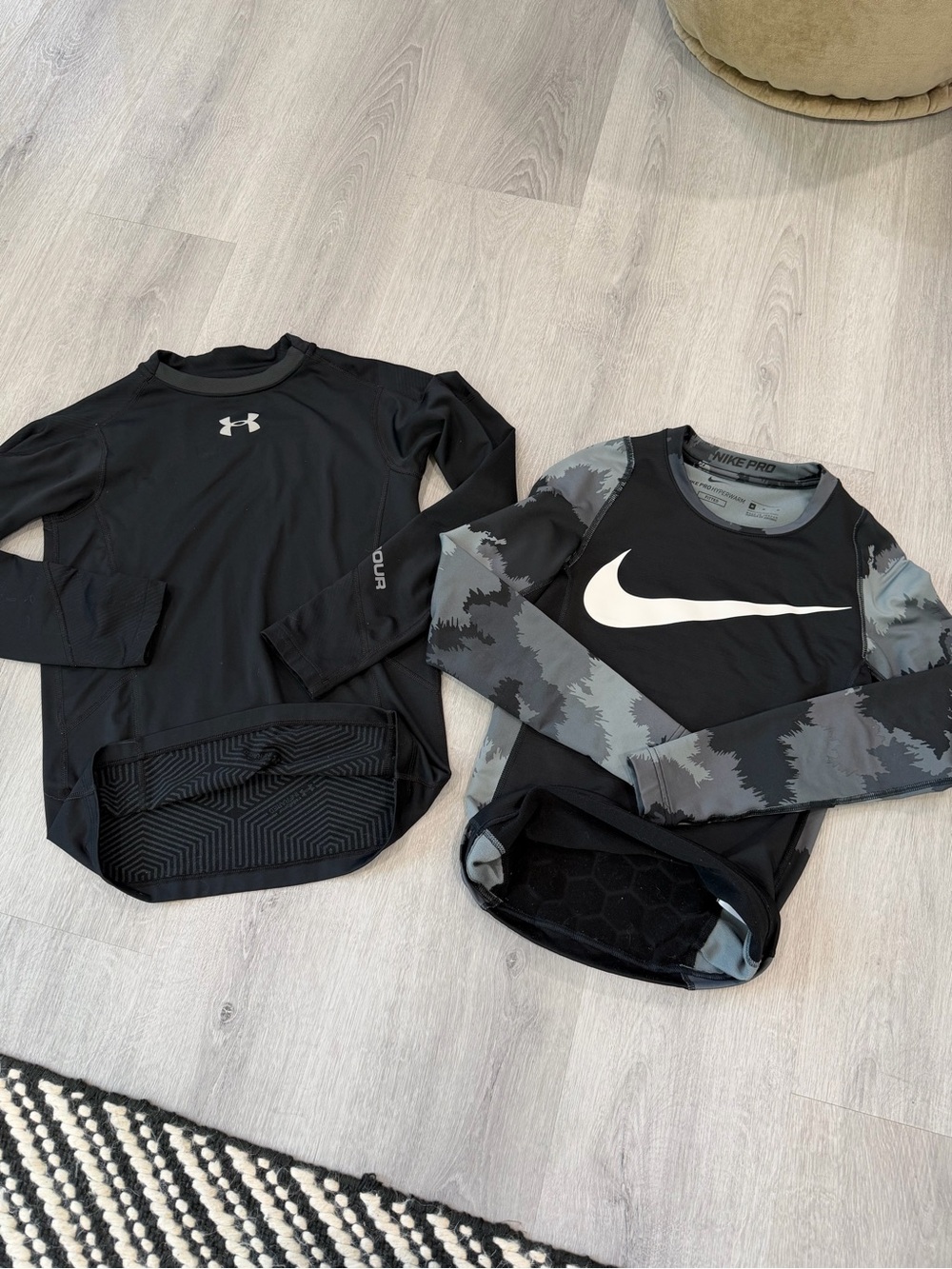 Boys youth Nike Pro Hyperwarm + UA cold gear long sleeve shirts size medium
